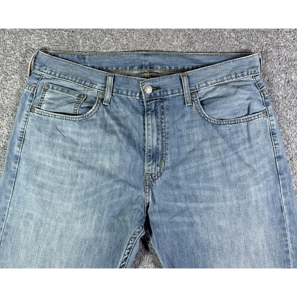 Levis 569 Jeans Blue Relaxed Straight Fit Light Wash Mens Size 34x32 FITS 36x32